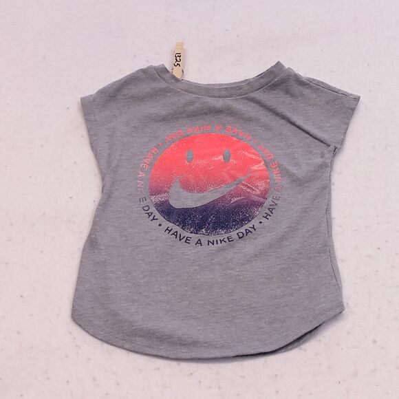The Nike Tee Casual Short Sleeve Graphic T-Shirt Toddler Girls Size 2T Gray Pink - Picture 2 of 8